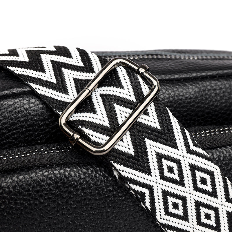 Petit sac bandoulière en simili cuir à sangle brodée