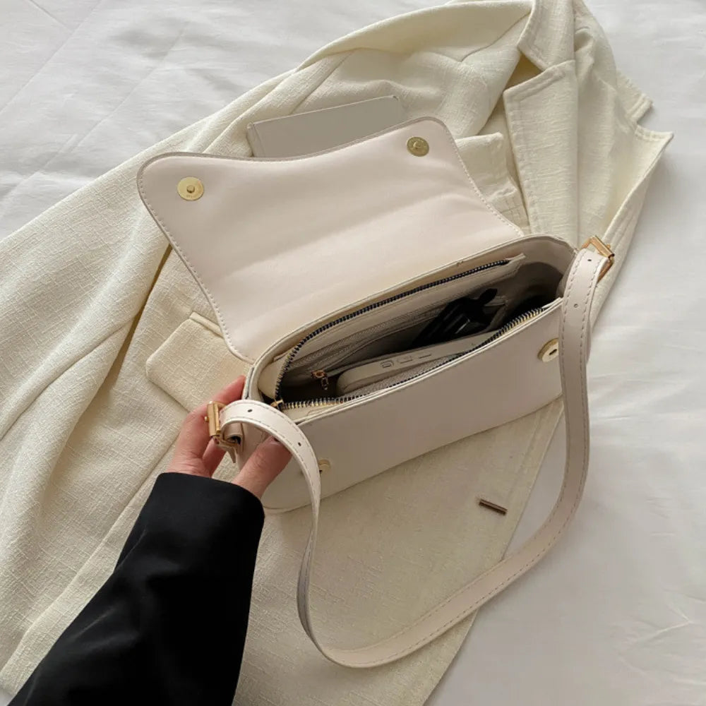 Petit sac bandoulière à rabat en simili cuir
