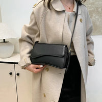 Petit sac bandoulière à rabat en simili cuir