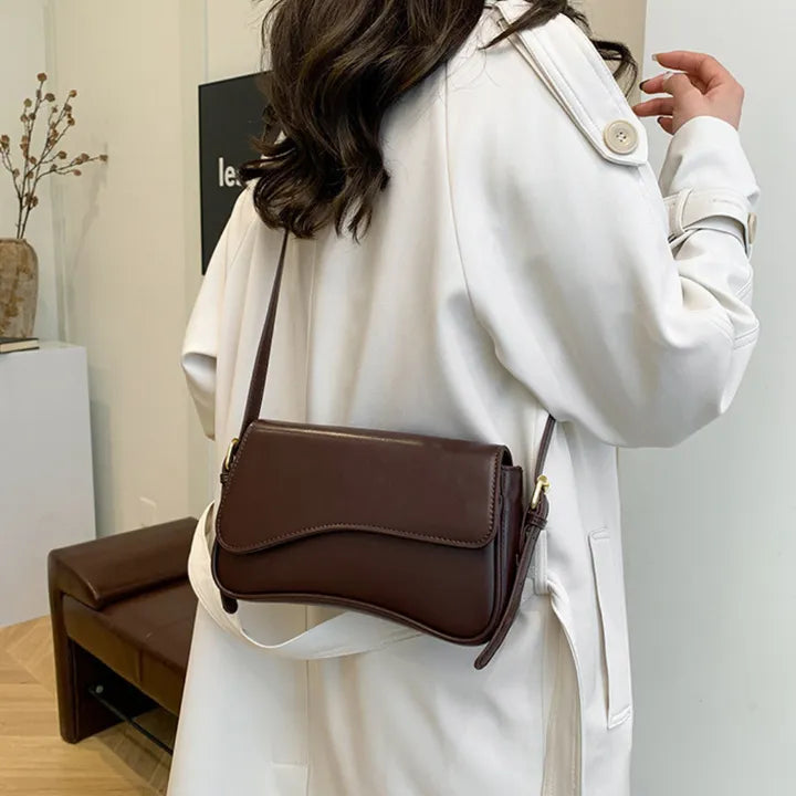 Petit sac bandoulière à rabat en simili cuir