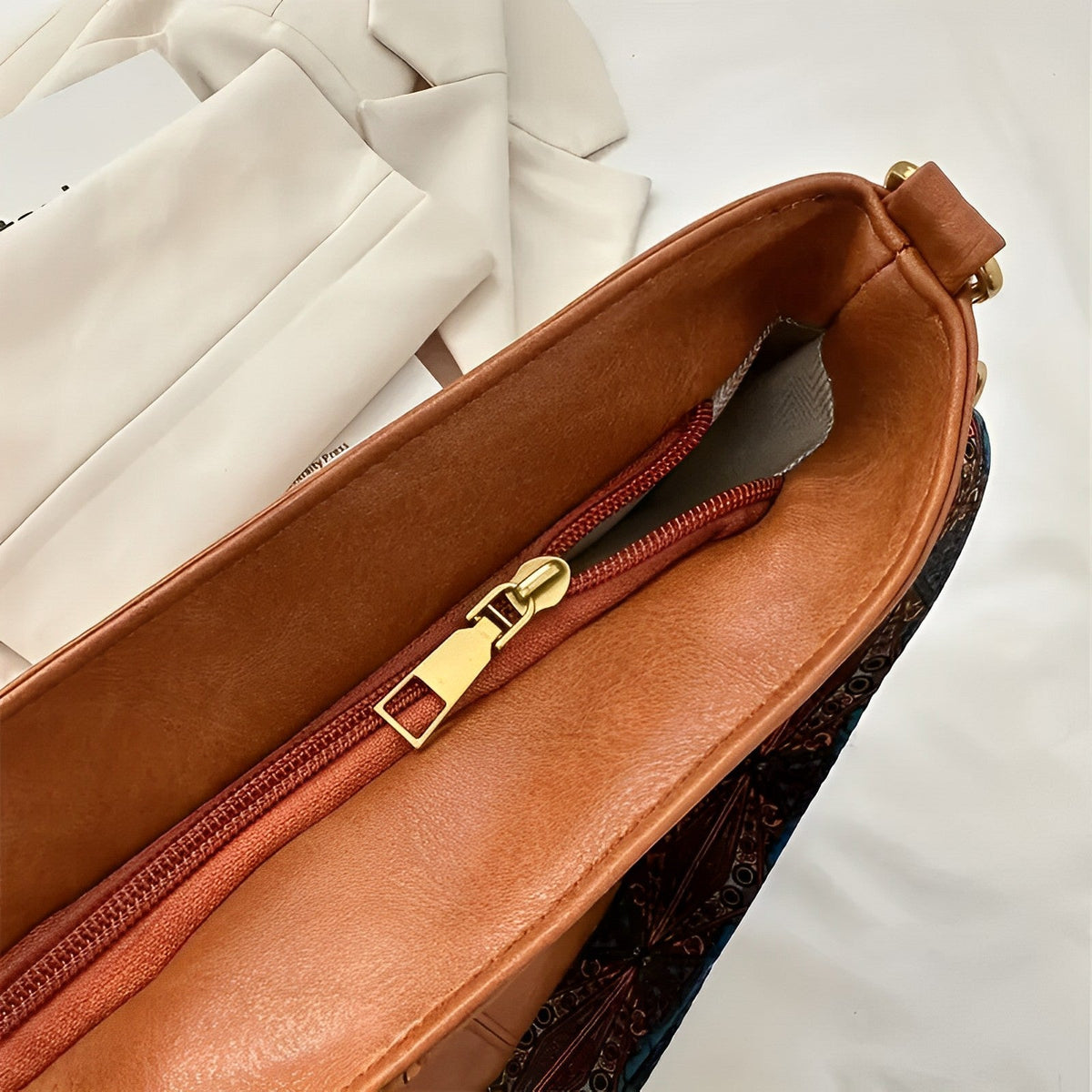 Sac bandoulière en simili cuir à sangle en tissu