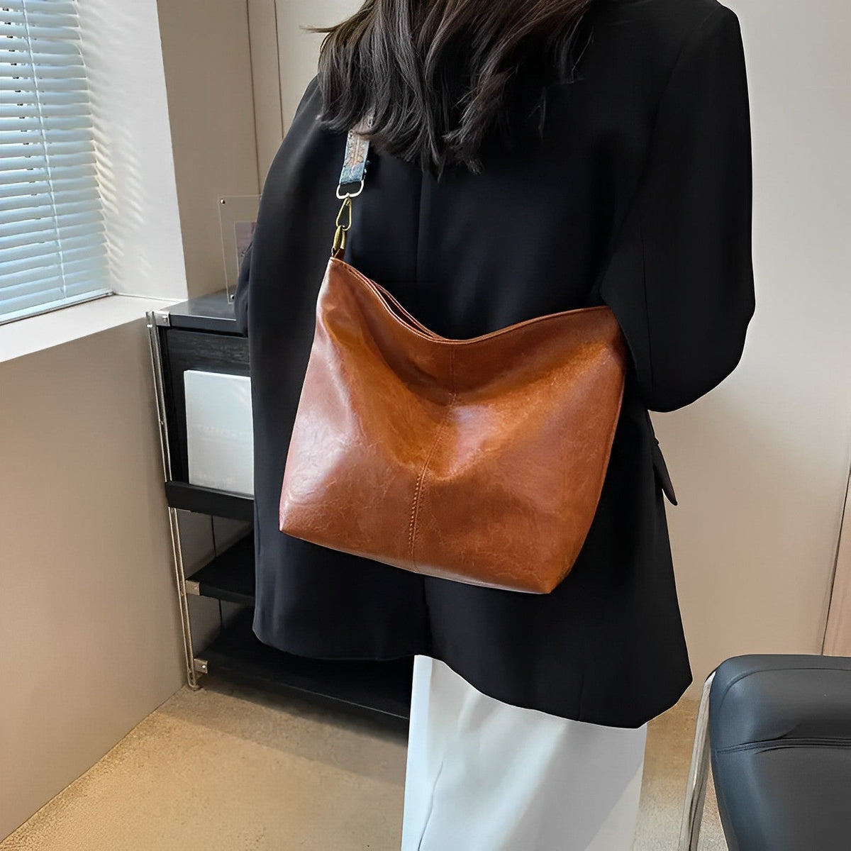 Sac bandoulière en simili cuir à sangle en tissu