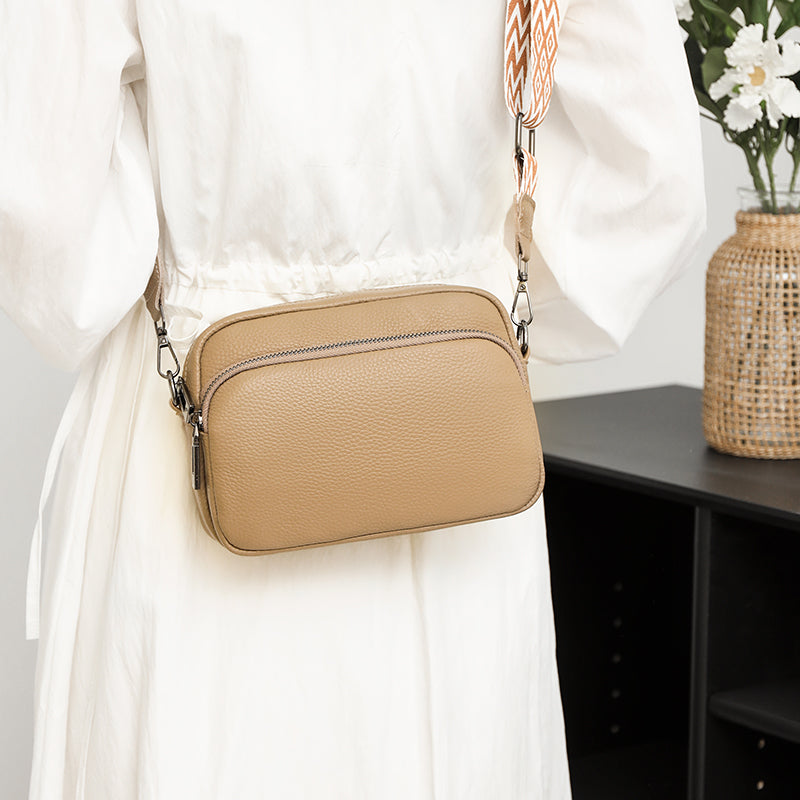 Petit sac bandoulière en simili cuir à sangle brodée