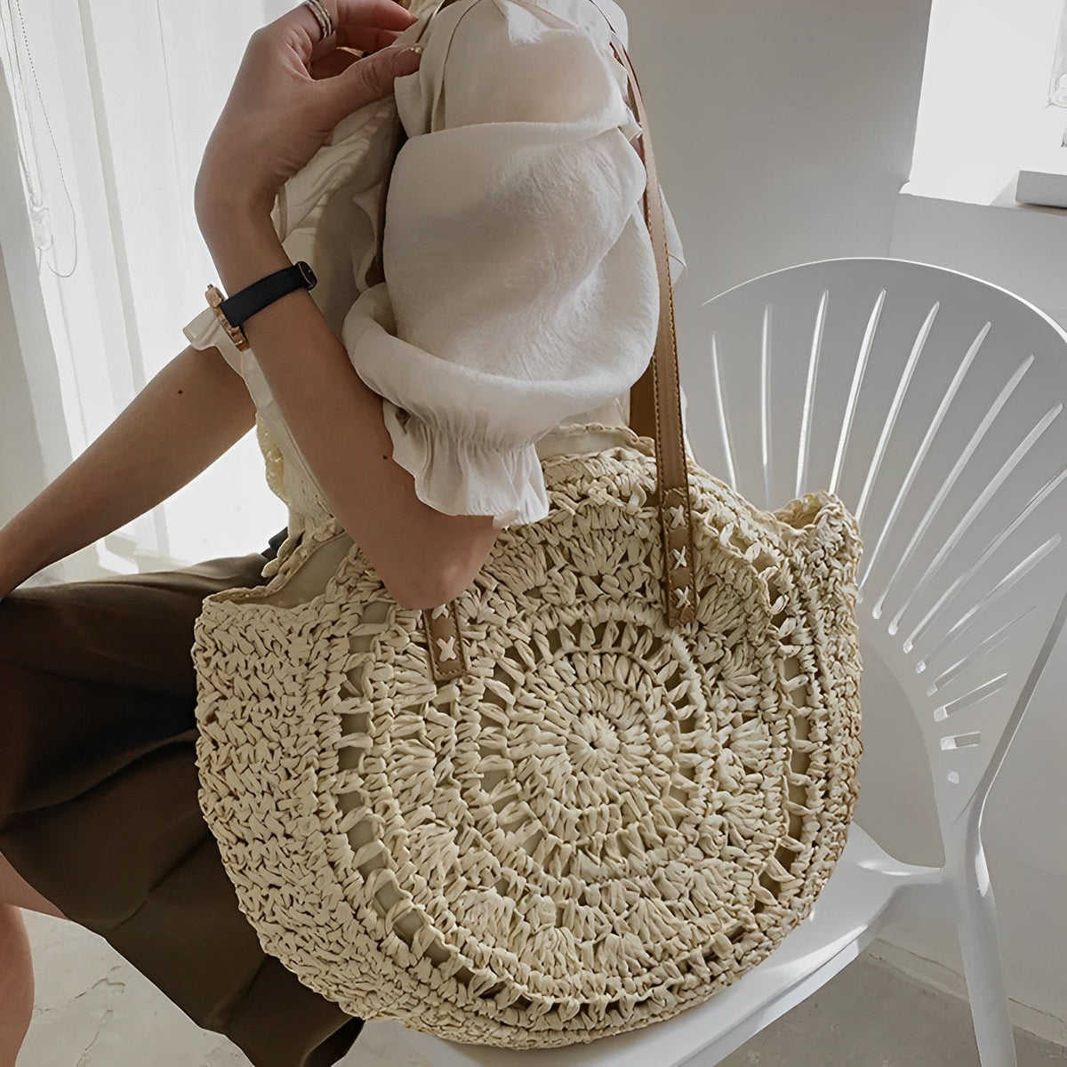 Maxi sac cabas en paille avec finitions simili cuir