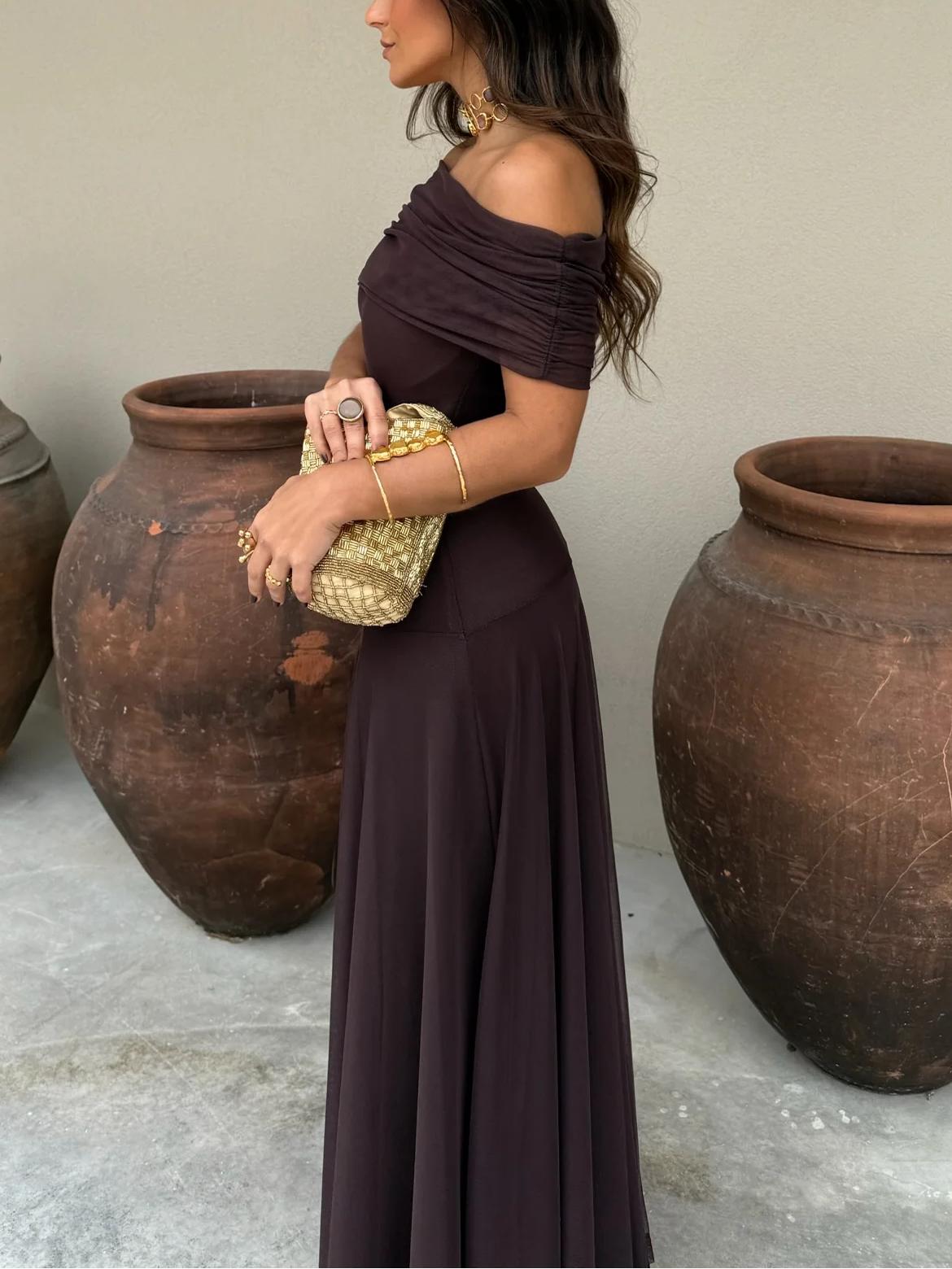 Robe longue élégante de cérémonie pour femme avec superposition en mesh