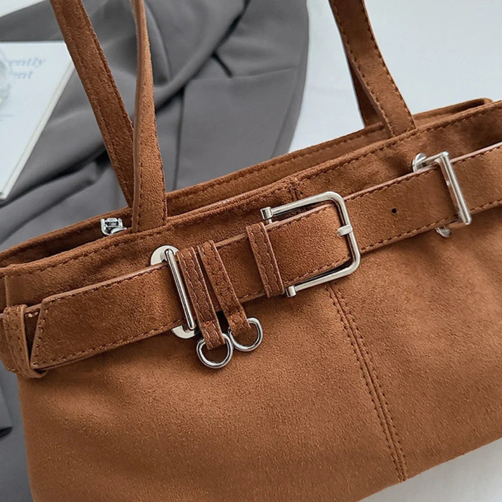 Sac à main en suédine à ceinture décorative