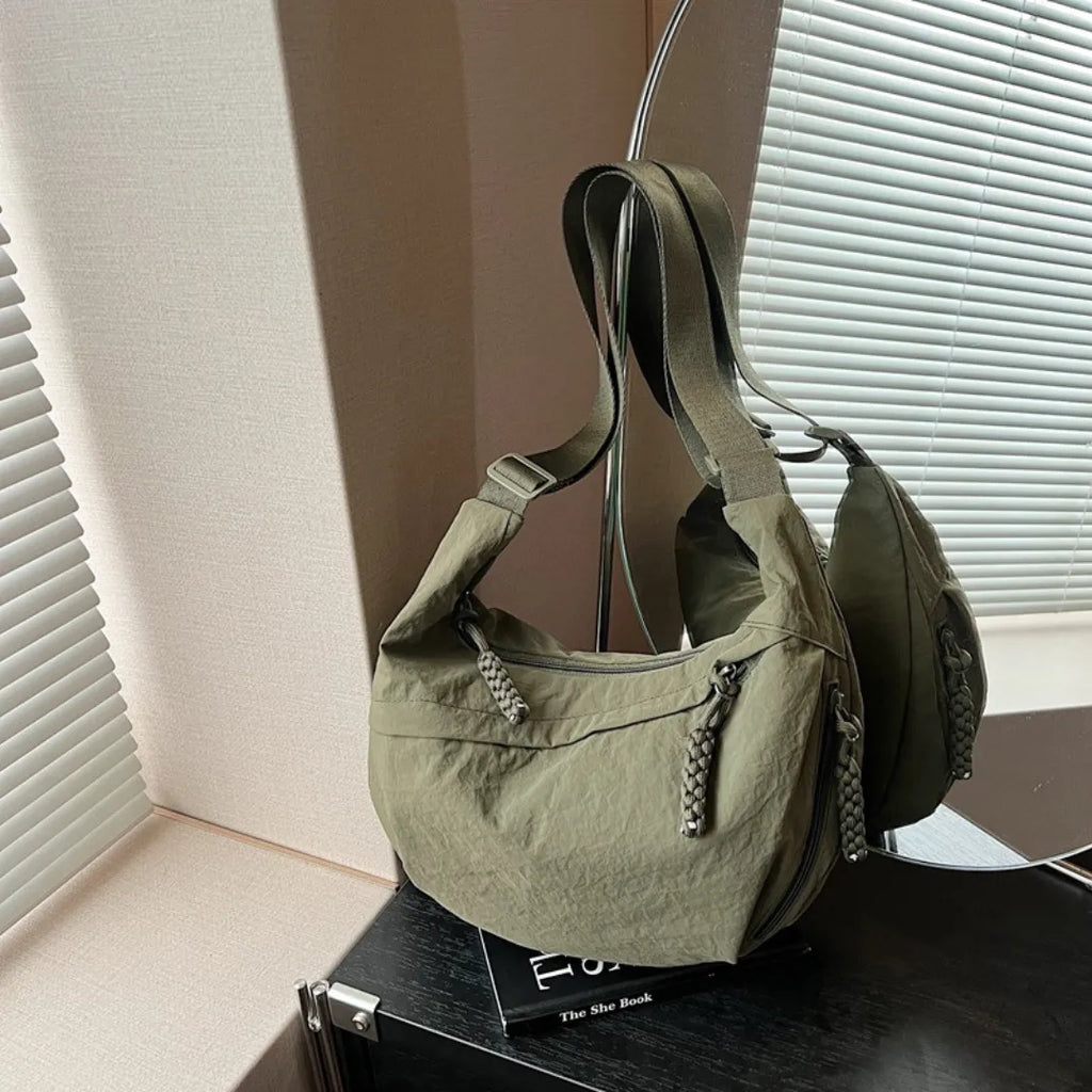 Sac bandoulière plat en nylon déperlant