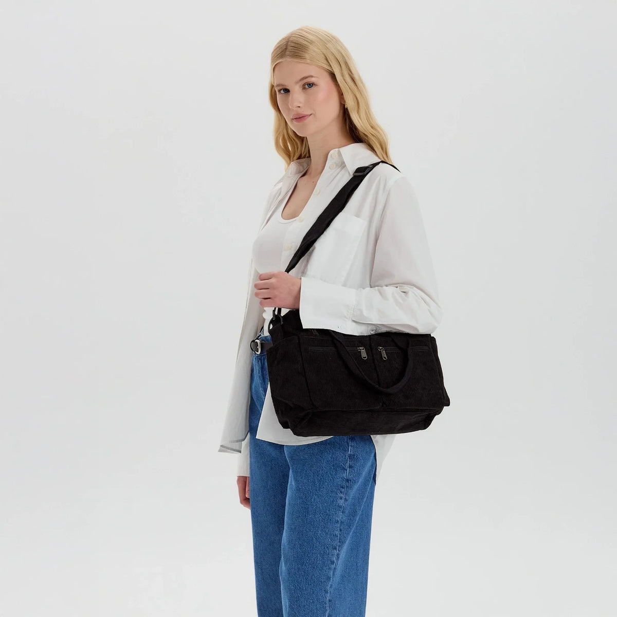 Sac bandoulière en velours côtelé à poches zippées