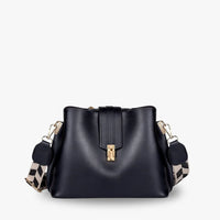 Sac bandoulière en simili cuir à fermoir métallique