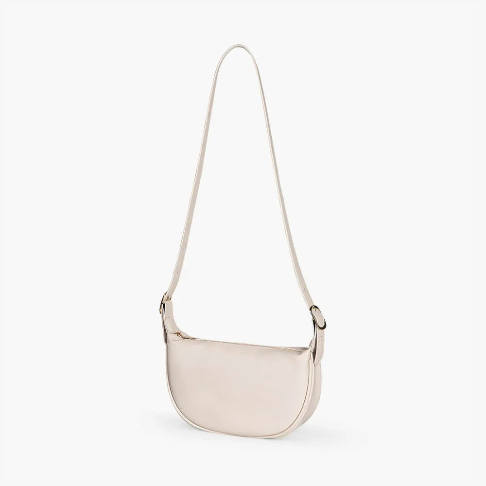 Sac demi-lune porté épaule en simili cuir lisse
