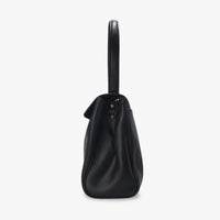 Sac à main en cuir véritable à rabat et fermoir doré