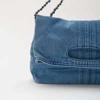Grand sac à main en jean recyclé à anses chaîne