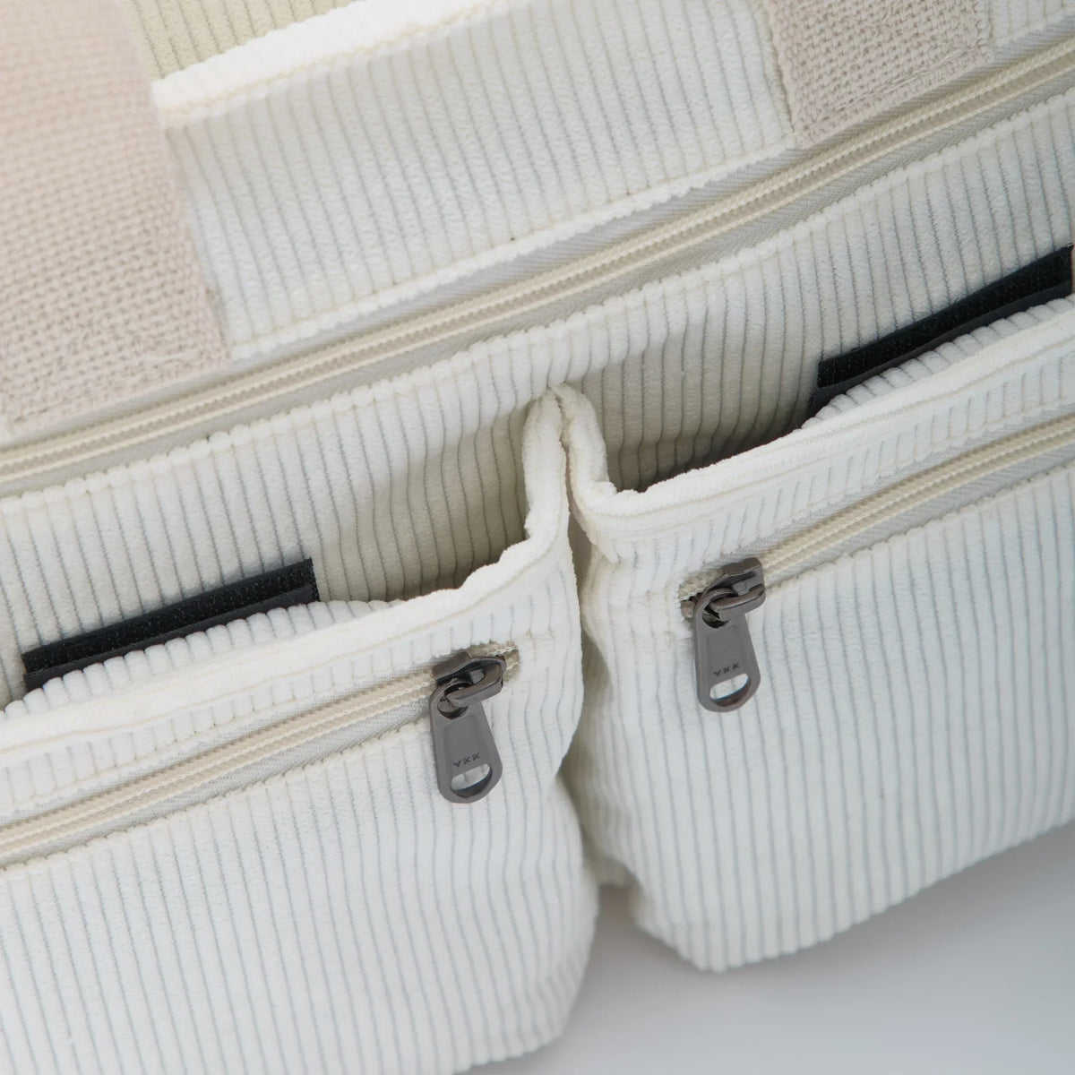 Sac bandoulière en velours côtelé à poches zippées
