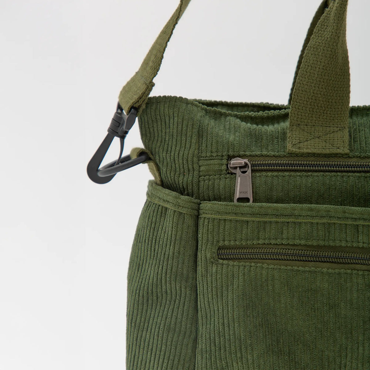 Sac bandoulière en velours côtelé à poches zippées