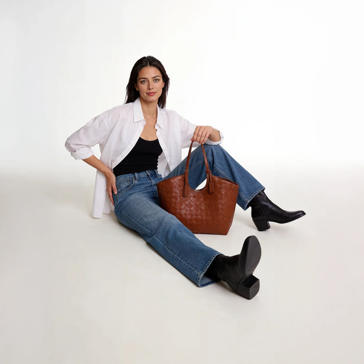 Sac cabas tressé en simili cuir avec pochette