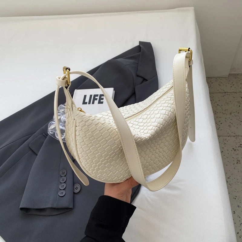 Sac croissant en simili cuir à détail tressé