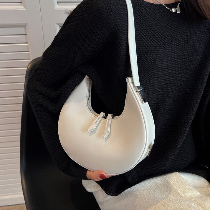 Sac demi-lune en simili cuir à bandoulière réglable