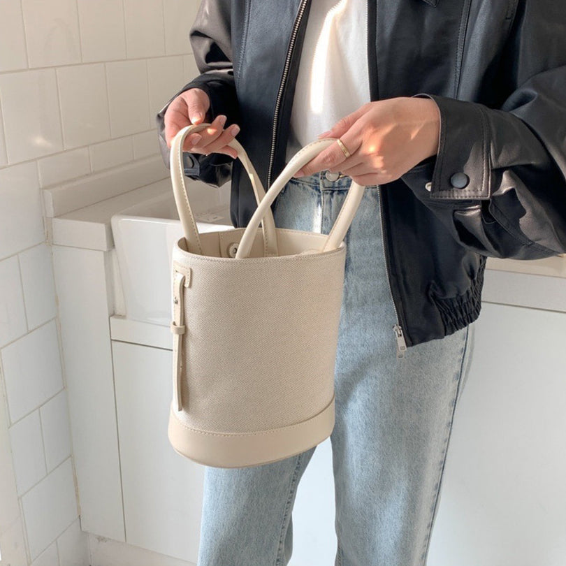 Sac seau en toile texturée à bandoulière réglable
