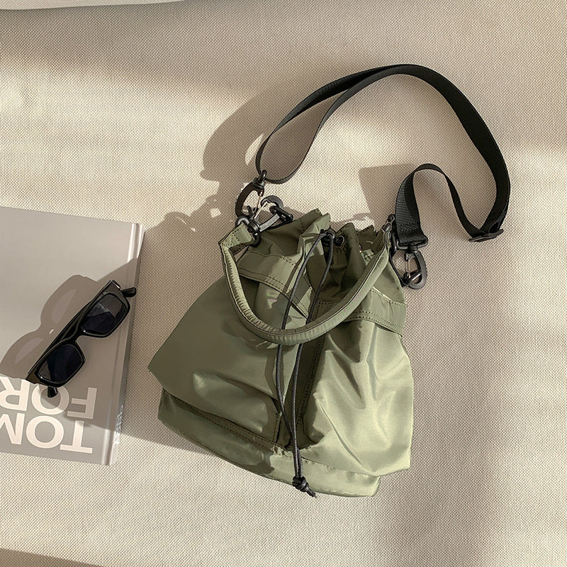 Sac seau bandoulière en nylon à cordon