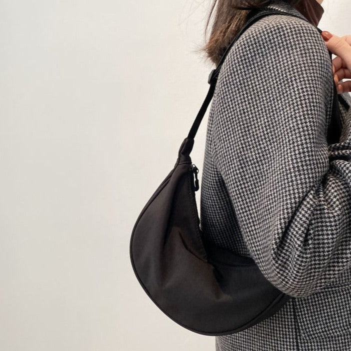 Sac bandoulière minimaliste en nylon