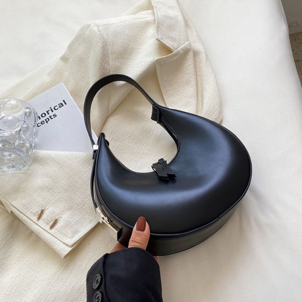 Sac demi-lune en simili cuir à bandoulière réglable