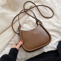 Petit sac bandoulière minimaliste en simili cuir