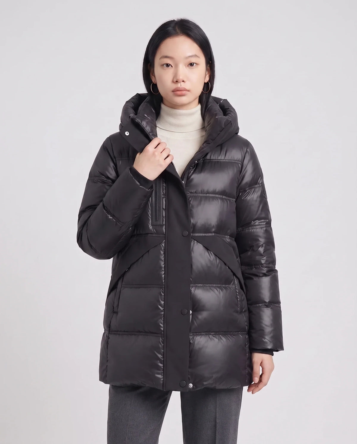 Doudoune brillante à capuche et patte pressionnée