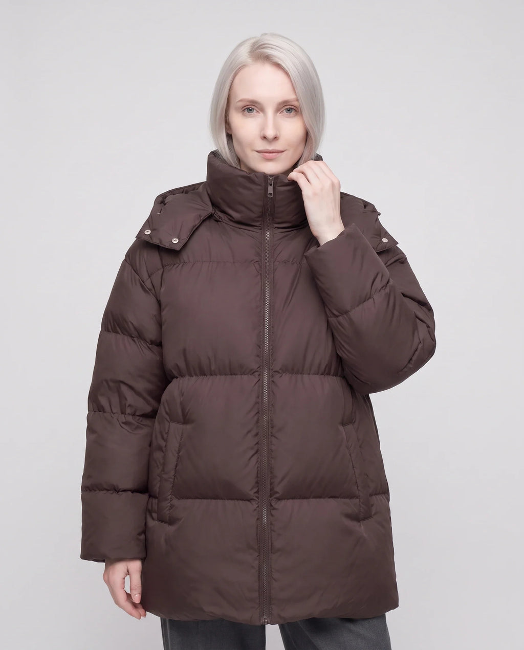 Doudoune oversize à col haut et capuche amovible