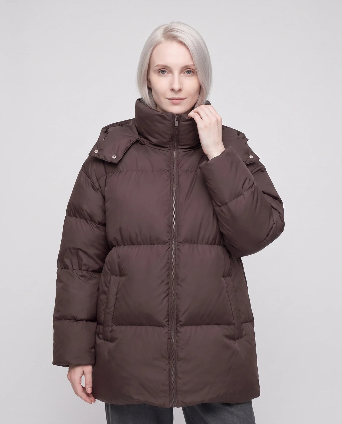 Doudoune oversize à col haut et capuche amovible