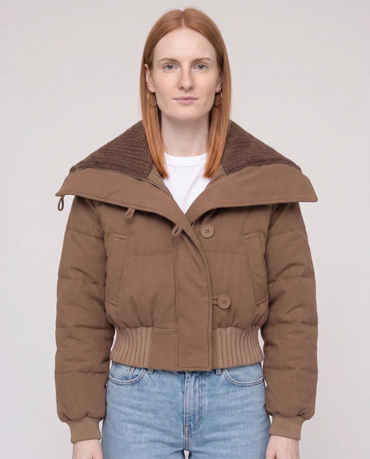 Doudoune courte à col tricot boutonnée