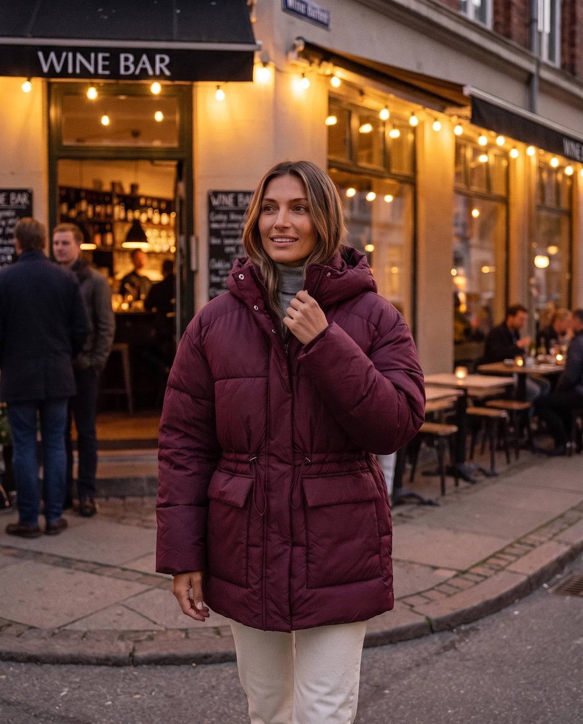 Doudoune oversize à capuche et taille coulissée
