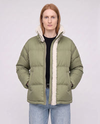 Doudoune courte oversize bordée sherpa