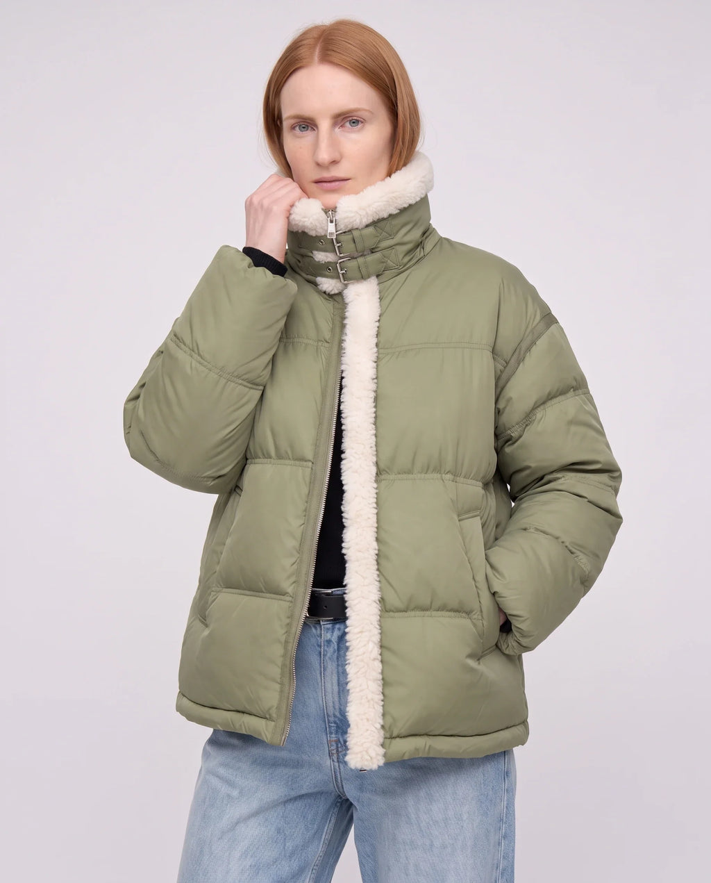Doudoune courte oversize bordée sherpa