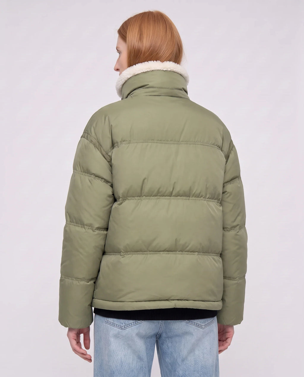 Doudoune courte oversize bordée sherpa