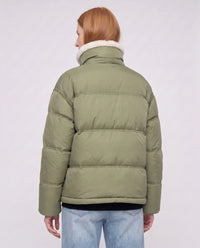 Doudoune courte oversize bordée sherpa