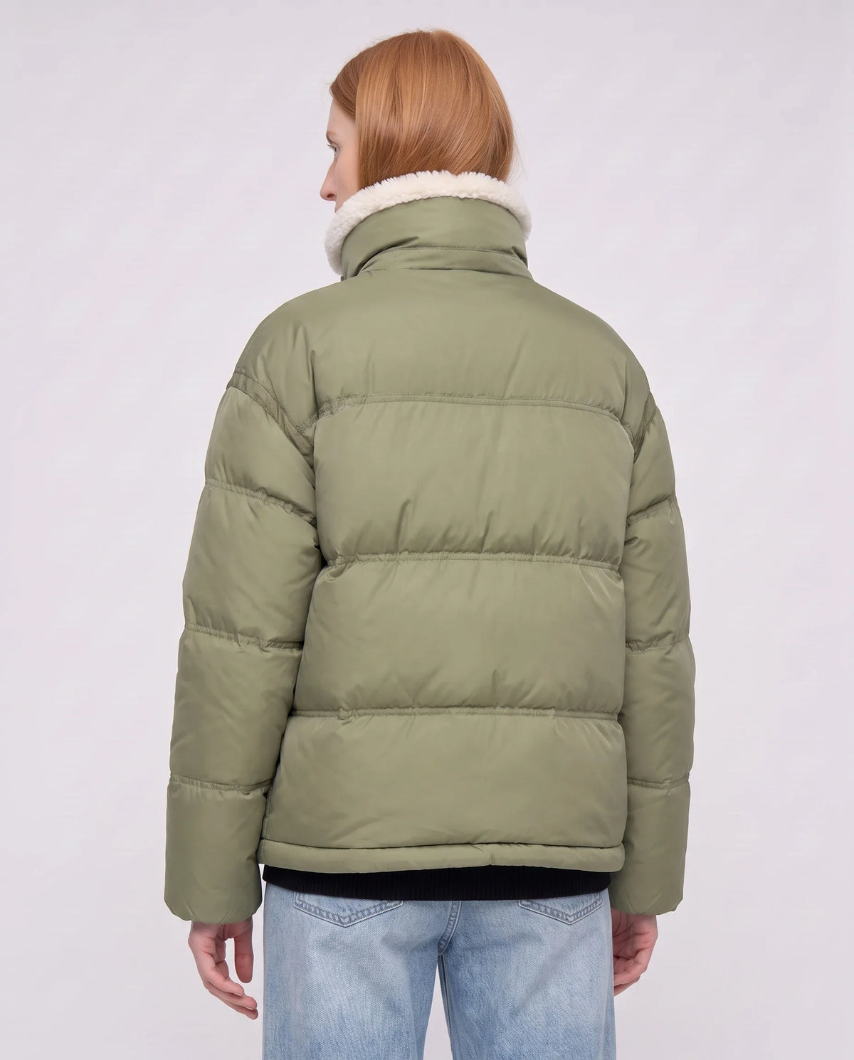 Doudoune courte oversize bordée sherpa