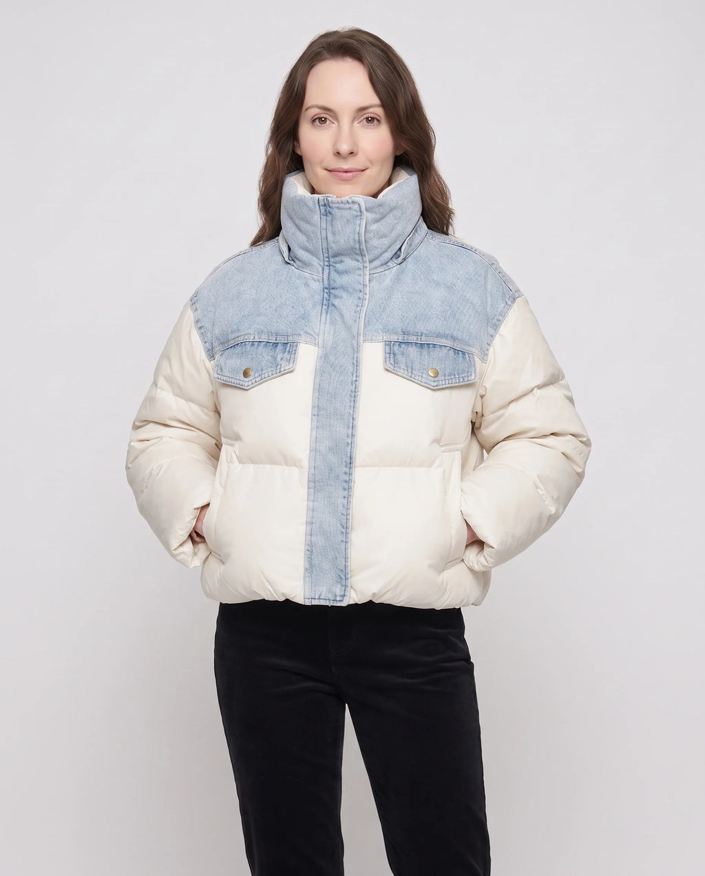 Doudoune courte oversize à empiècements denim