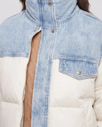 Doudoune courte oversize à empiècements denim