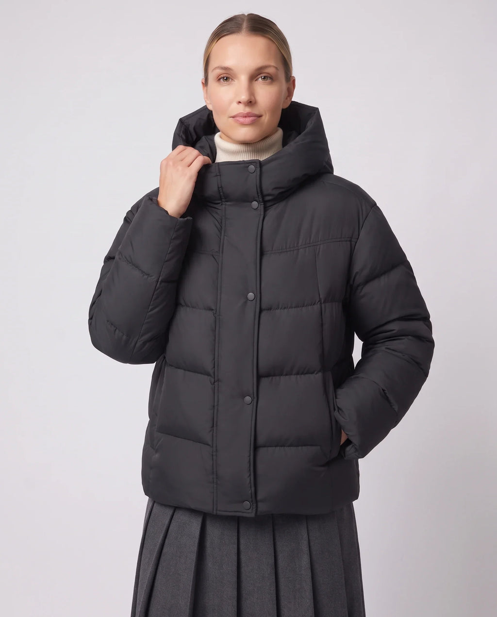Doudoune courte oversize à grande capuche