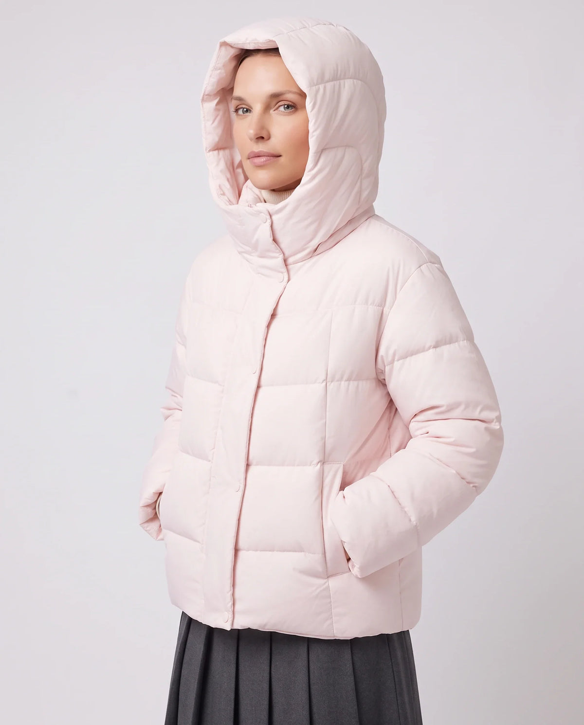 Doudoune courte oversize à grande capuche