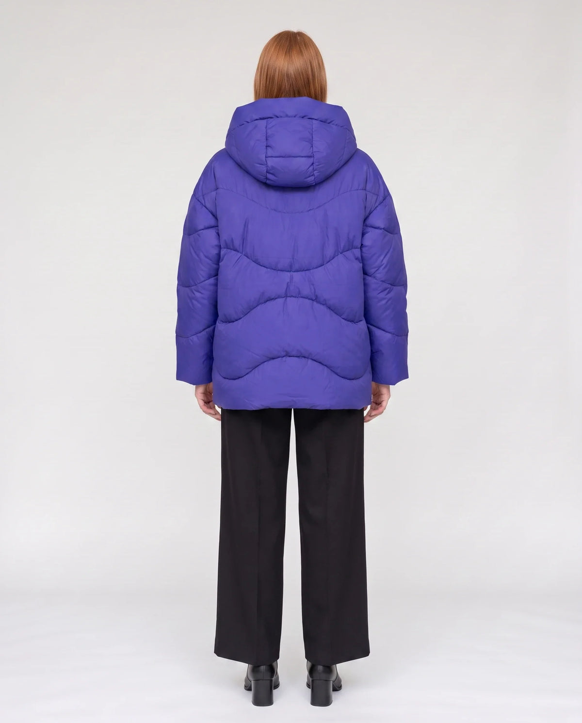 Doudoune courte oversize à capuche et brandebourgs
