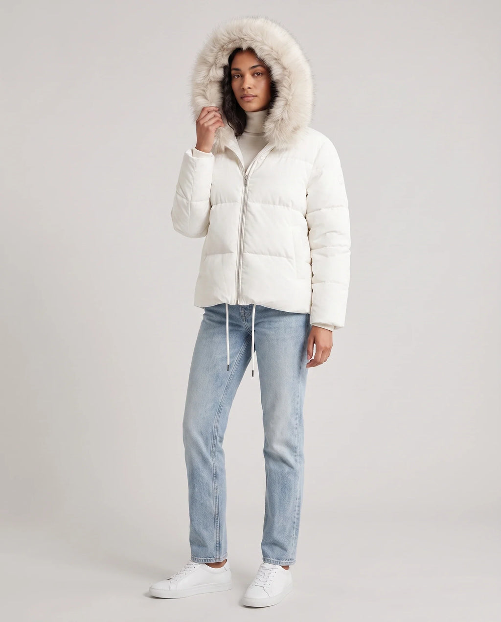 Doudoune courte oversize à capuche fausse fourrure