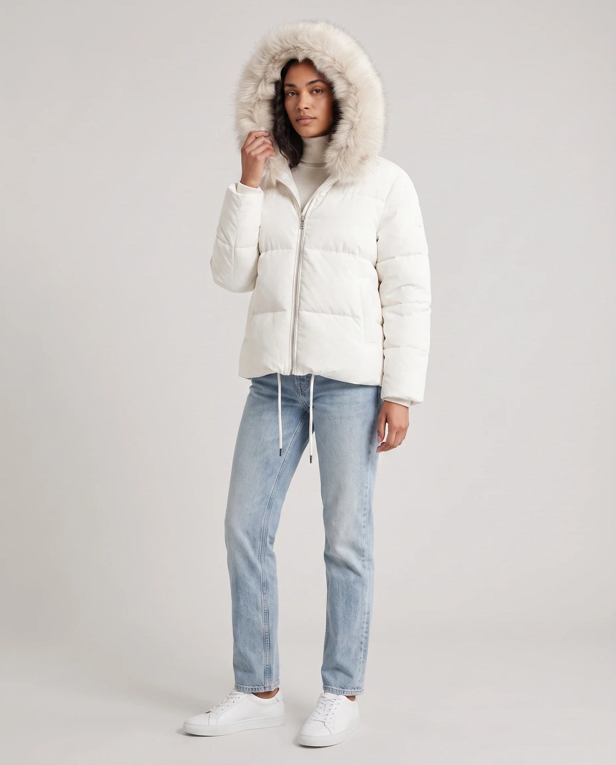 Doudoune courte oversize à capuche fausse fourrure