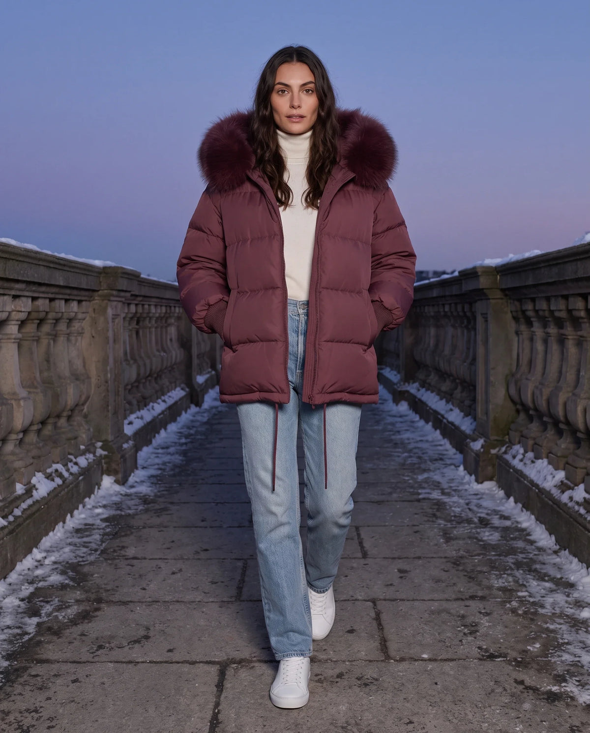 Doudoune courte oversize à capuche fausse fourrure