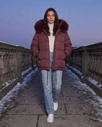 Doudoune courte oversize à capuche fausse fourrure