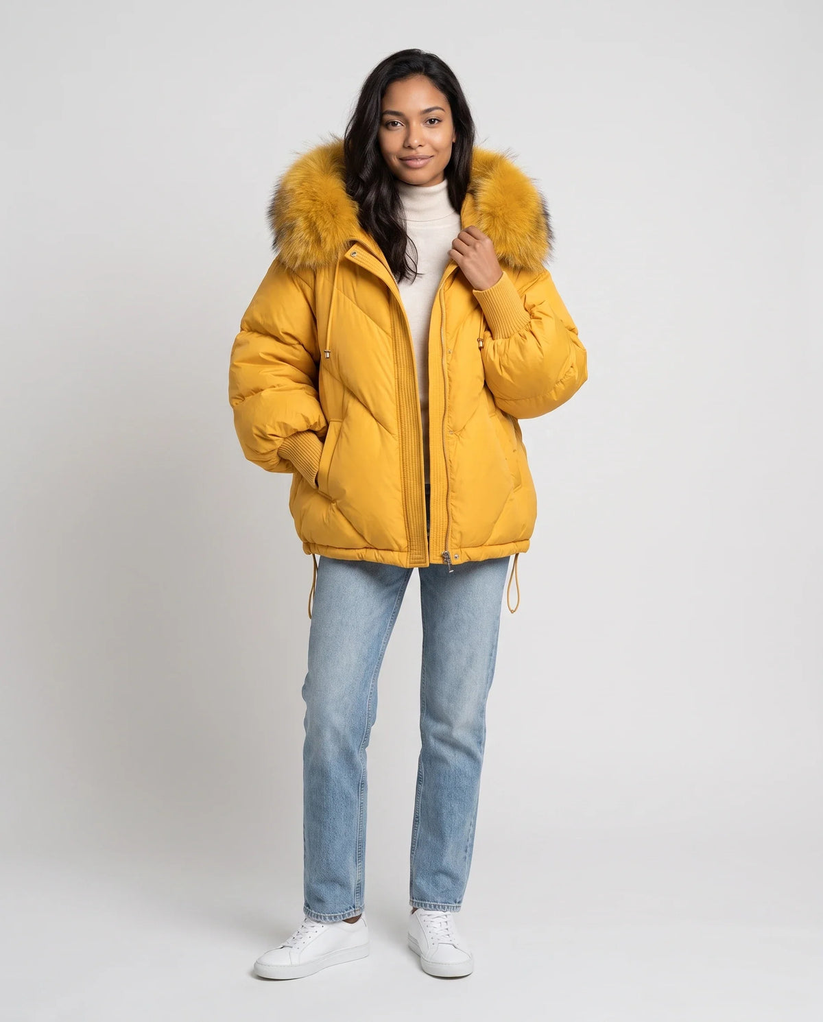 Doudoune courte oversize à capuche fausse fourrure