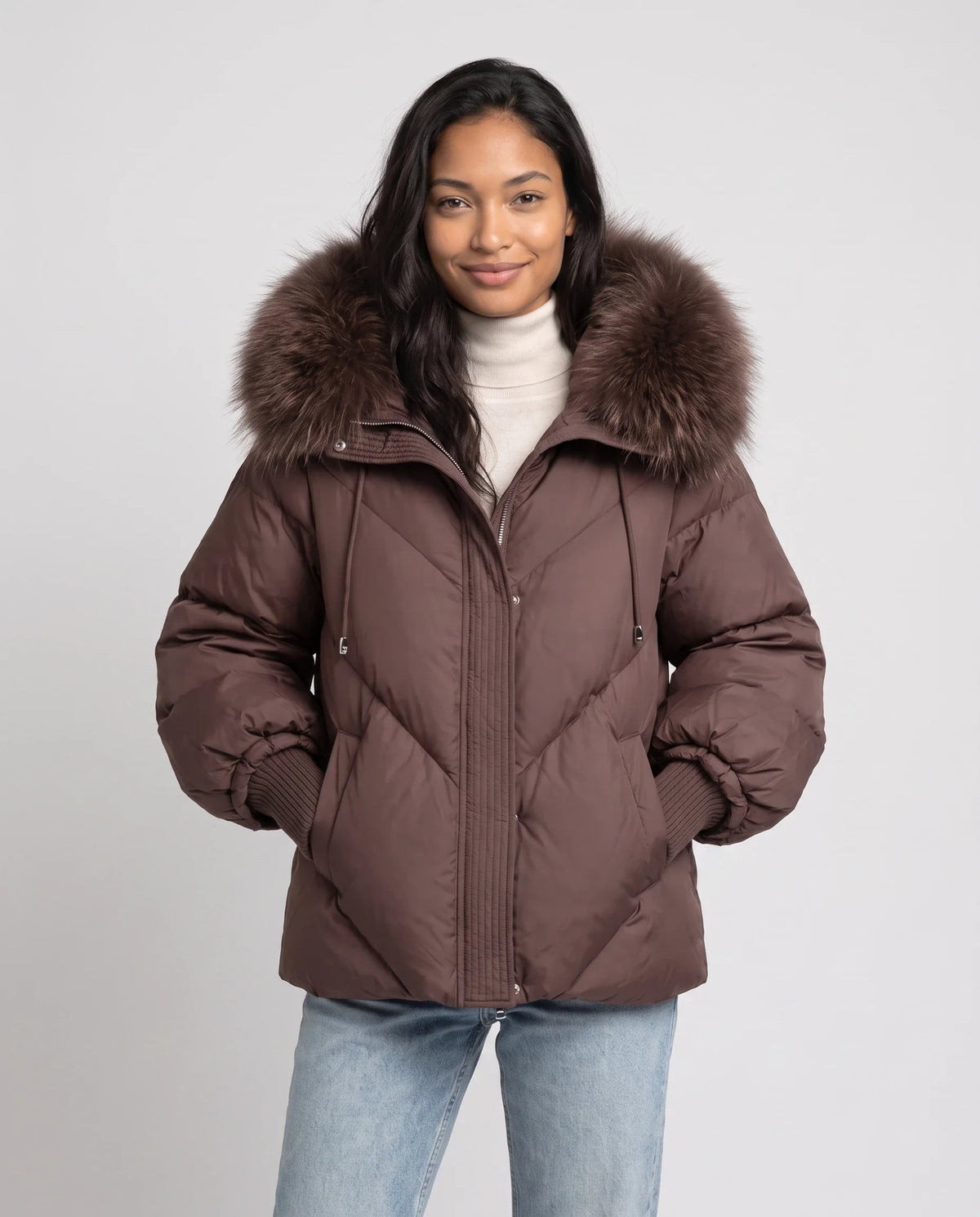 Doudoune courte oversize à capuche fausse fourrure