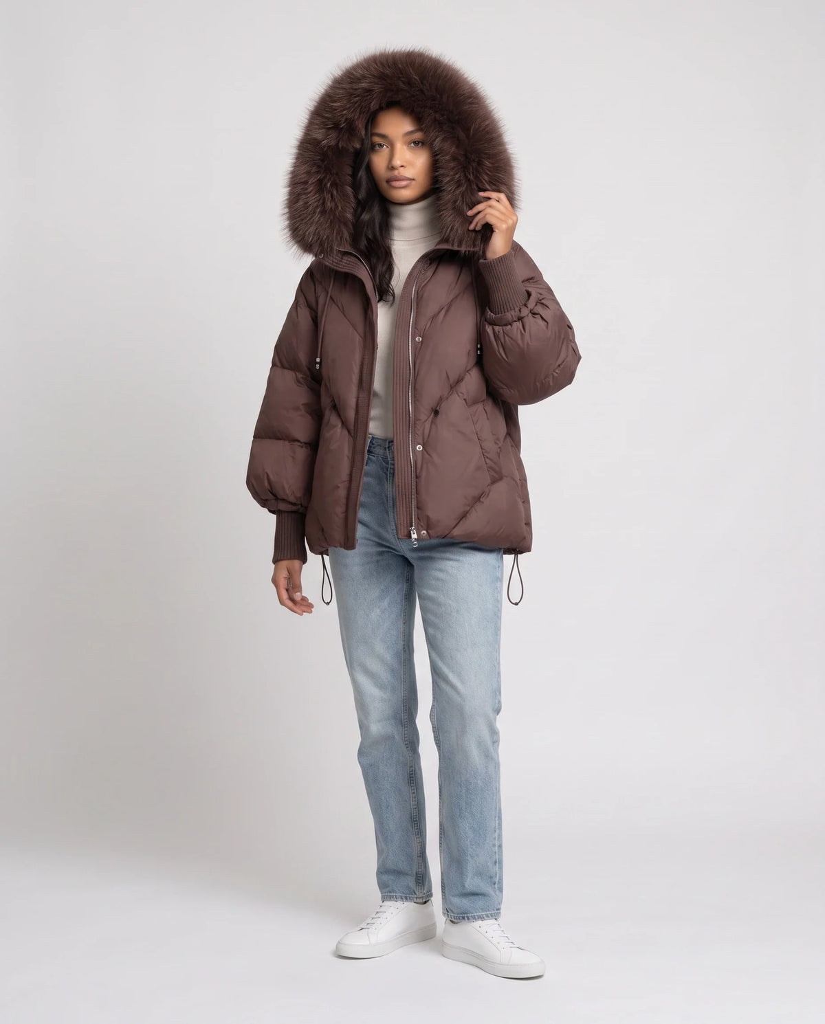 Doudoune courte oversize à capuche fausse fourrure