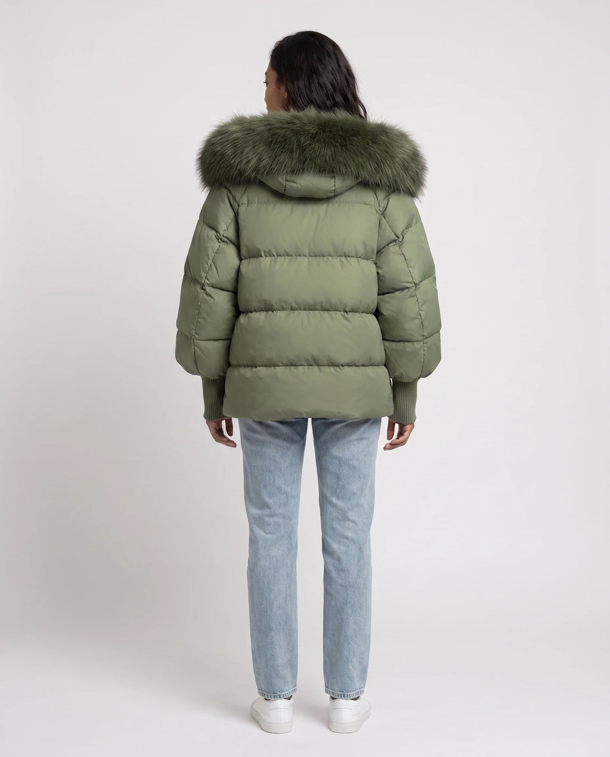 Doudoune courte oversize à capuche fausse fourrure
