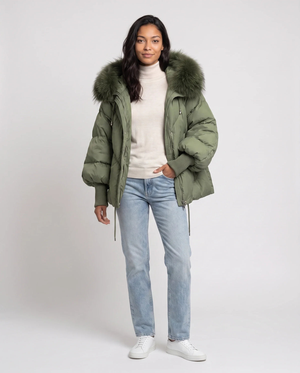 Doudoune courte oversize à capuche fausse fourrure